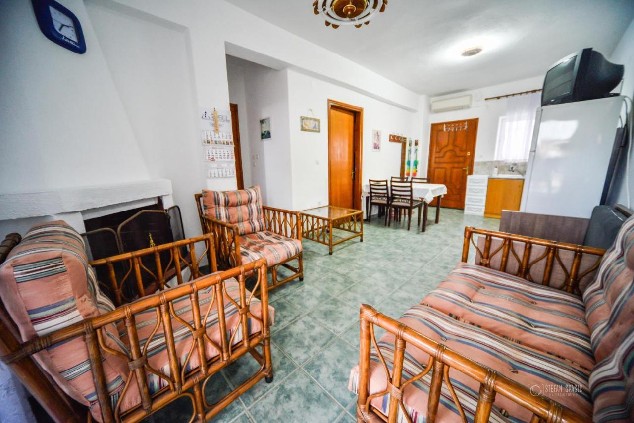 Ferienwohnung Apartman Porto Blue Lux Pefkochori Exterior foto